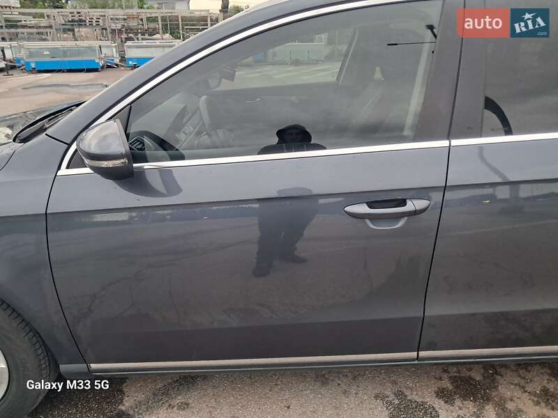 Универсал Volkswagen Passat 2011 в Черновцах