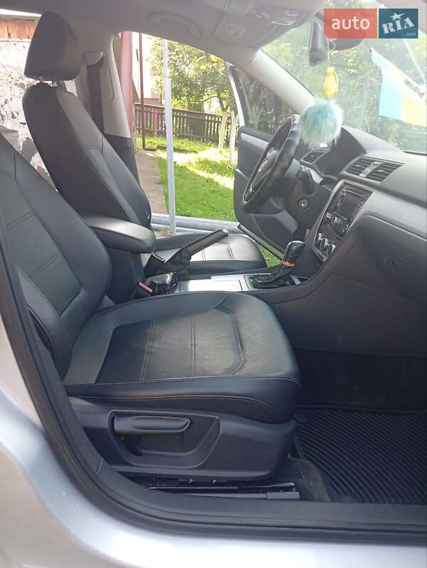 Седан Volkswagen Passat 2012 в Львове
