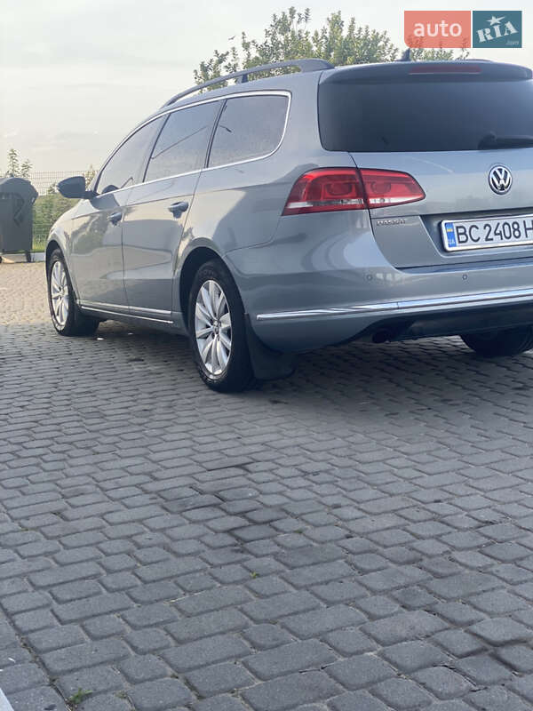 Універсал Volkswagen Passat 2011 в Львові