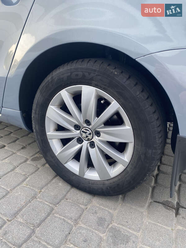 Універсал Volkswagen Passat 2011 в Львові