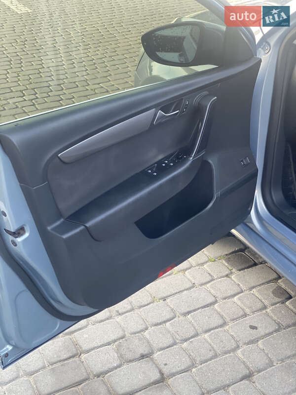 Універсал Volkswagen Passat 2011 в Львові