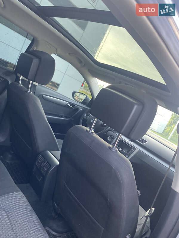 Універсал Volkswagen Passat 2011 в Львові