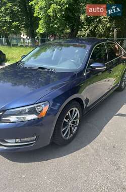 Седан Volkswagen Passat 2015 в Луцке