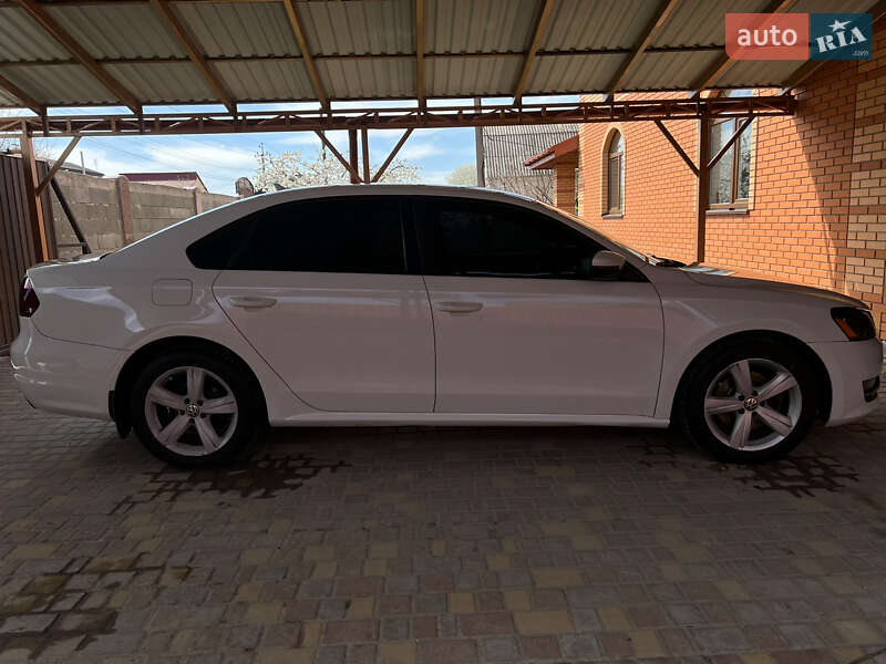 Седан Volkswagen Passat 2012 в Коростышеве