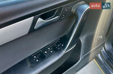 Универсал Volkswagen Passat 2011 в 