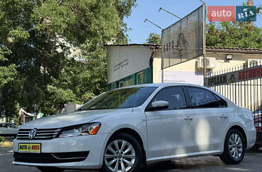 Седан Volkswagen Passat 2014 в Николаеве