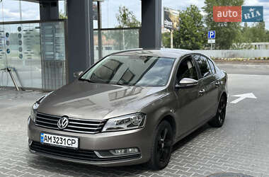 Седан Volkswagen Passat 2011 в Києві