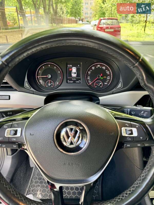 Седан Volkswagen Passat 2019 в Киеве фото 8 Седан Volkswagen Passat 2019 в Киеве