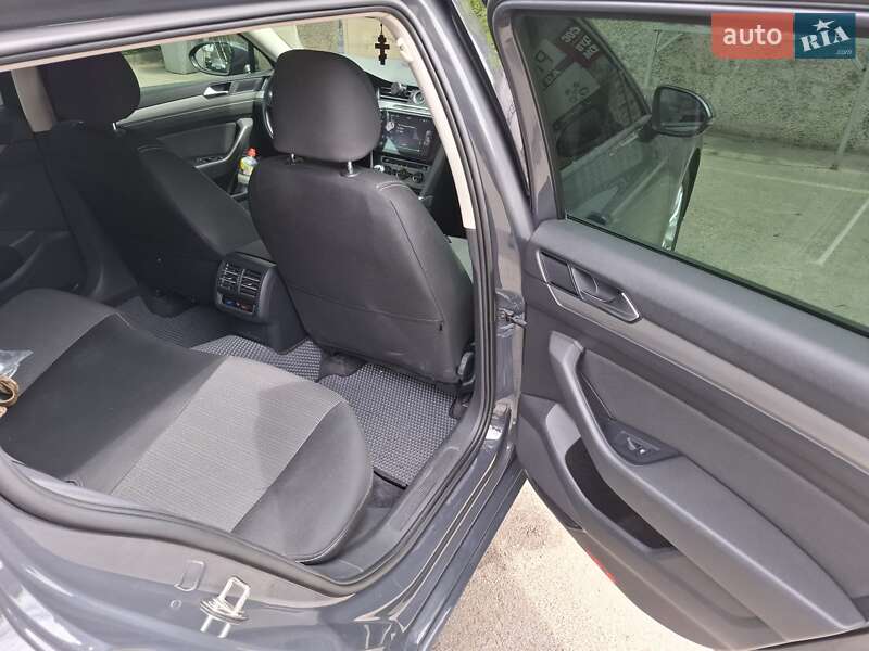 Универсал Volkswagen Passat 2015 в Конотопе