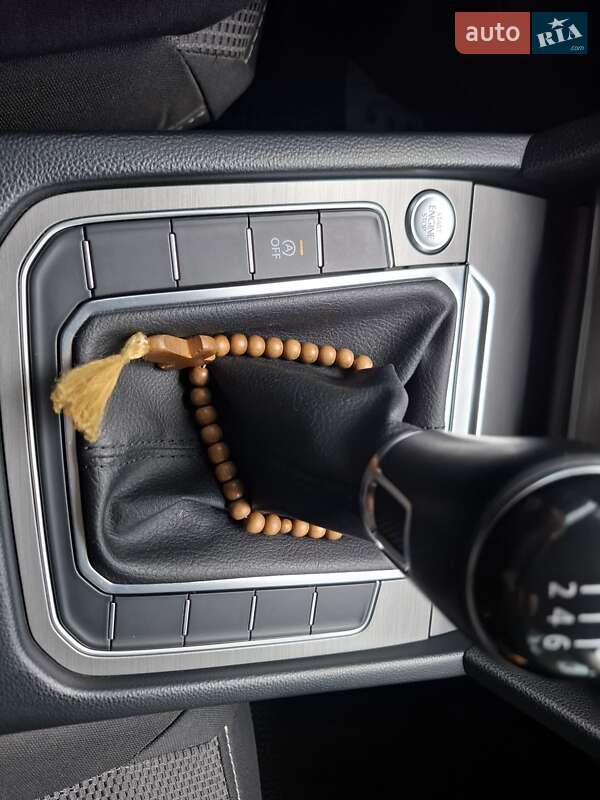 Универсал Volkswagen Passat 2015 в Конотопе