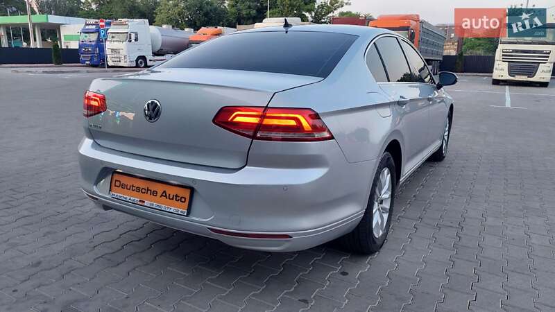 Седан Volkswagen Passat 2016 в Одесі