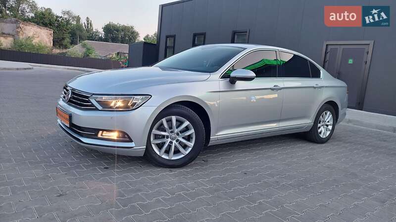 Седан Volkswagen Passat 2016 в Одесі