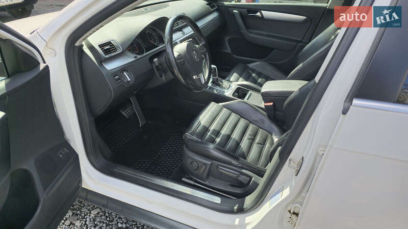 Универсал Volkswagen Passat 2012 в Львове