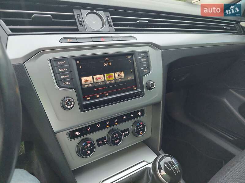 Седан Volkswagen Passat 2016 в Одесі