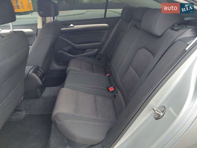 Седан Volkswagen Passat 2016 в Одесі