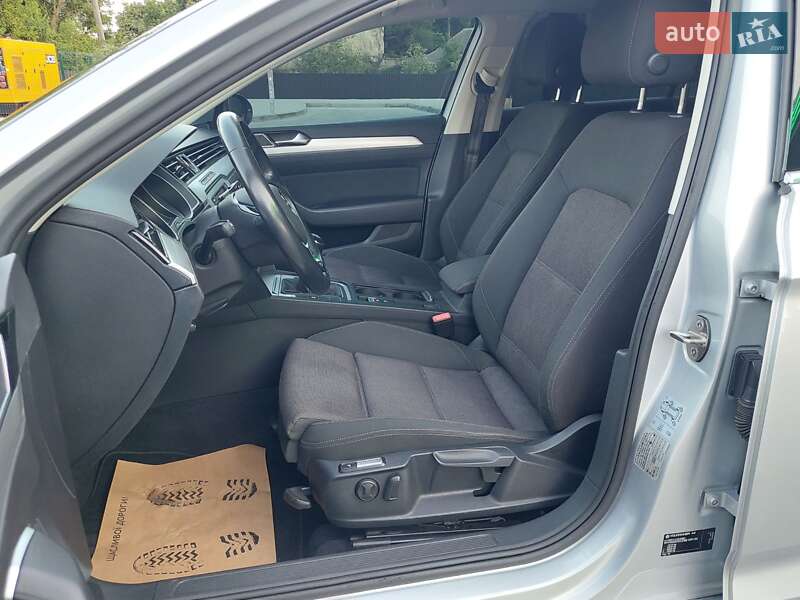 Седан Volkswagen Passat 2016 в Одесі