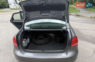 Седан Volkswagen Passat 2012 в 
