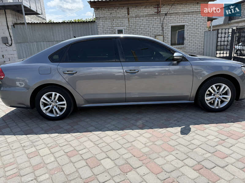 Седан Volkswagen Passat 2012 в Харькове