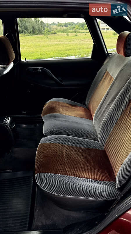 Седан Volkswagen Passat 1996 в Черкасах