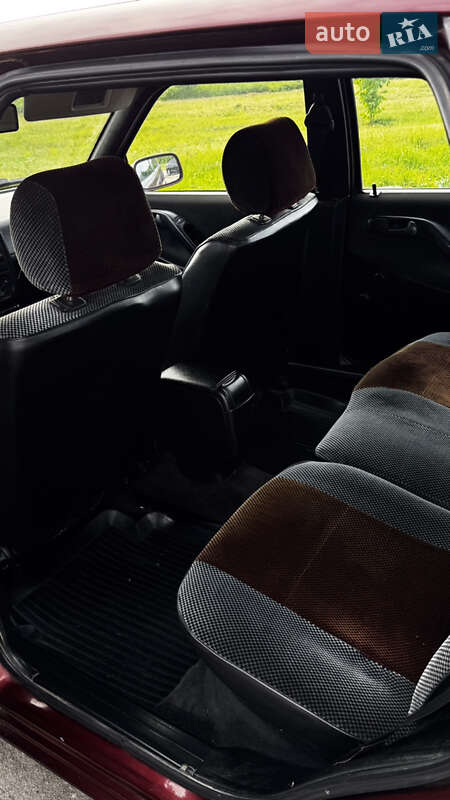 Седан Volkswagen Passat 1996 в Черкасах