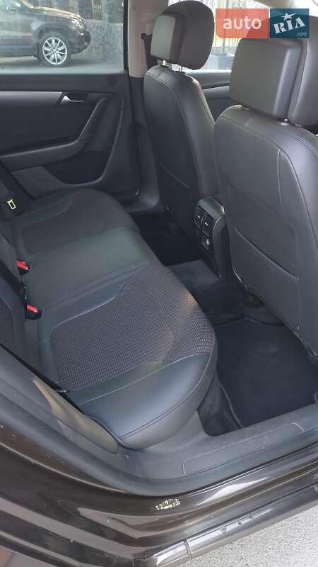 Седан Volkswagen Passat 2011 в Благовещенском