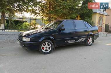 Седан Volkswagen Passat 1989 в Залещиках