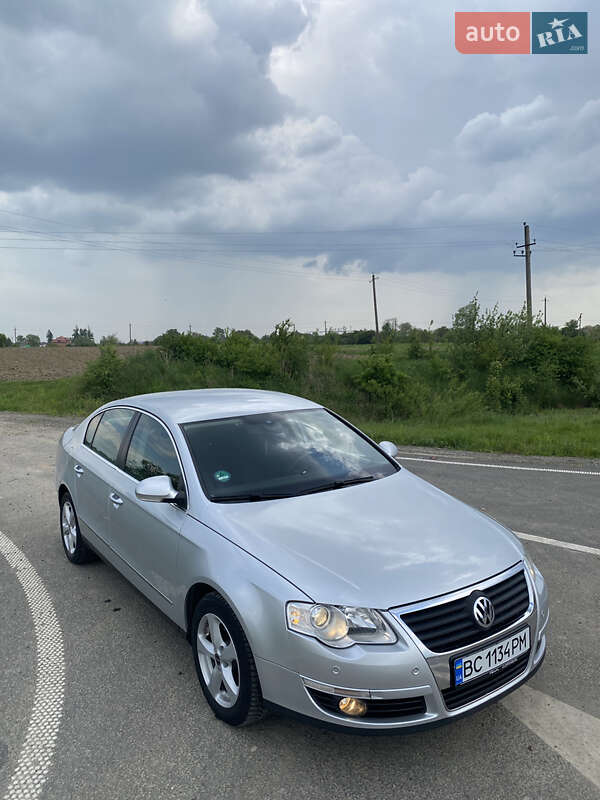 Седан Volkswagen Passat 2005 в Городку