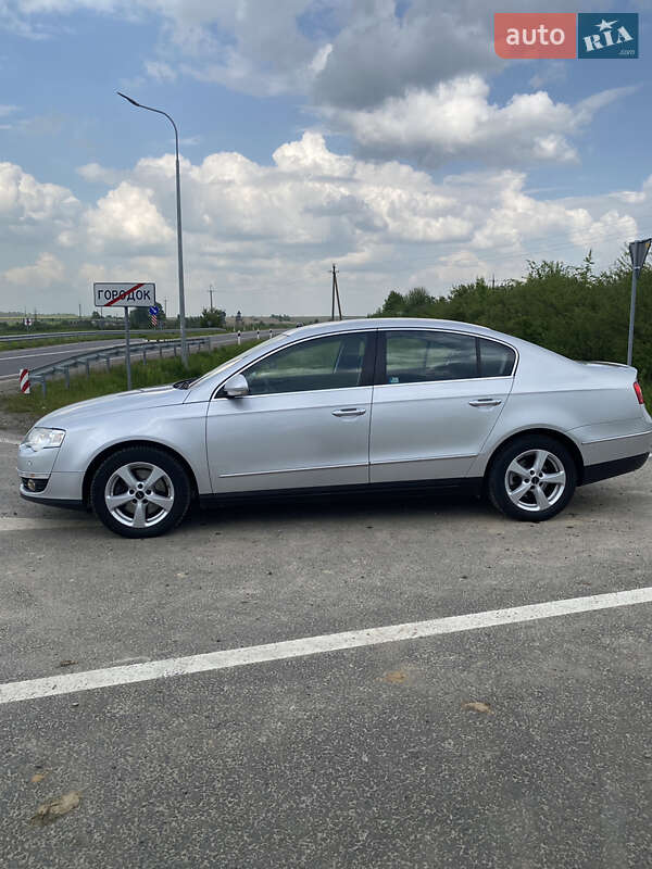 Седан Volkswagen Passat 2005 в Городку