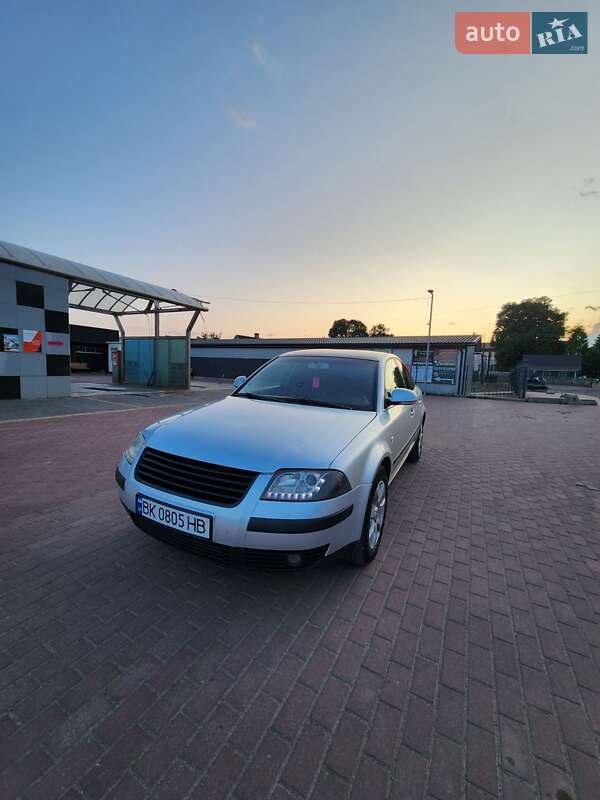 Седан Volkswagen Passat 2001 в Томашгороде