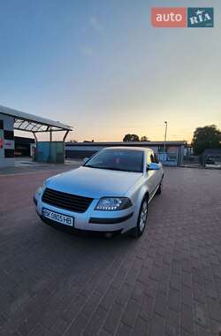 Седан Volkswagen Passat 2001 в 
