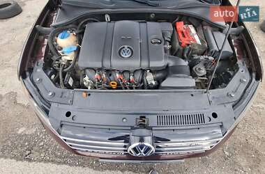 Седан Volkswagen Passat 2011 в 