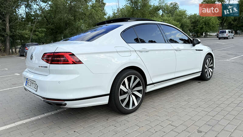Седан Volkswagen Passat 2016 в Києві