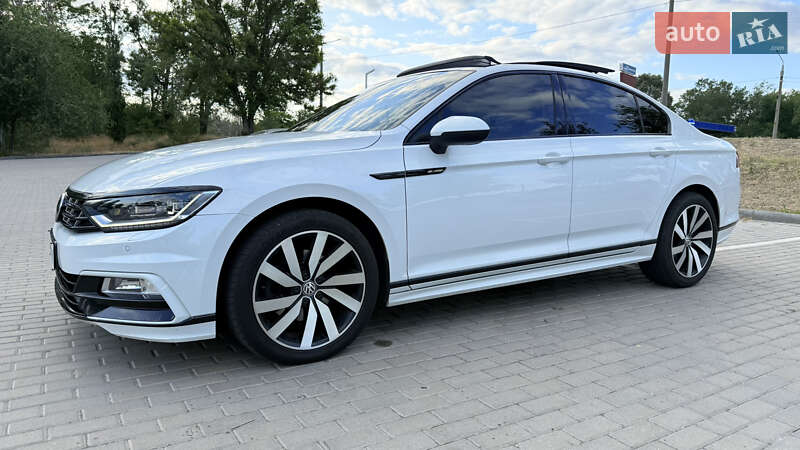 Седан Volkswagen Passat 2016 в Києві