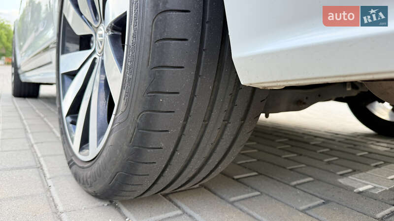 Седан Volkswagen Passat 2016 в Києві