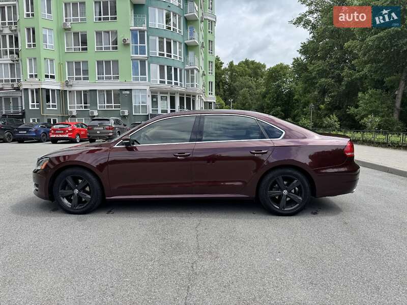 Седан Volkswagen Passat 2012 в Чернігові
