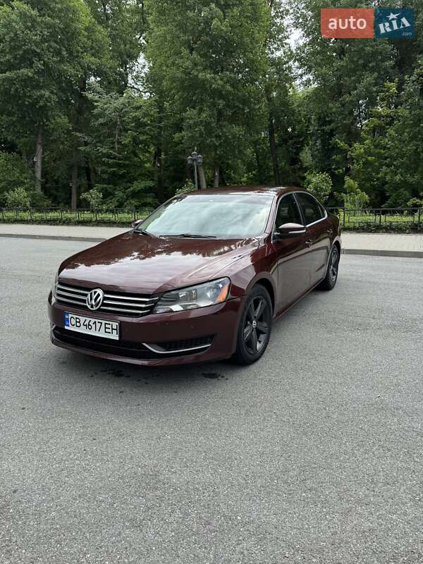 Седан Volkswagen Passat 2012 в Чернігові