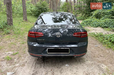 Седан Volkswagen Passat 2017 в 