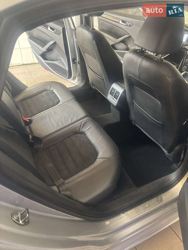 Седан Volkswagen Passat 2014 в Нововоронцовке