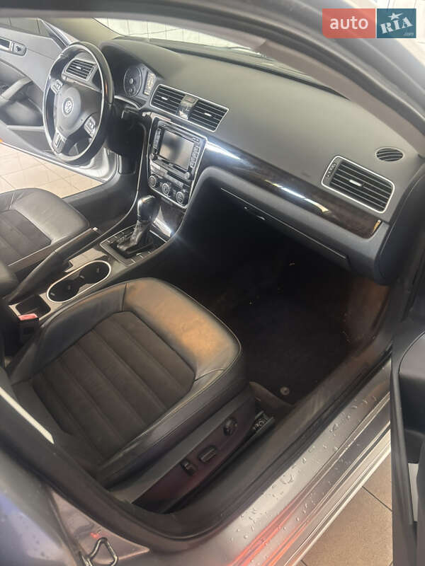 Седан Volkswagen Passat 2014 в Нововоронцовке