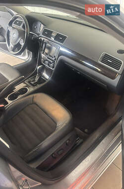 Седан Volkswagen Passat 2014 в 