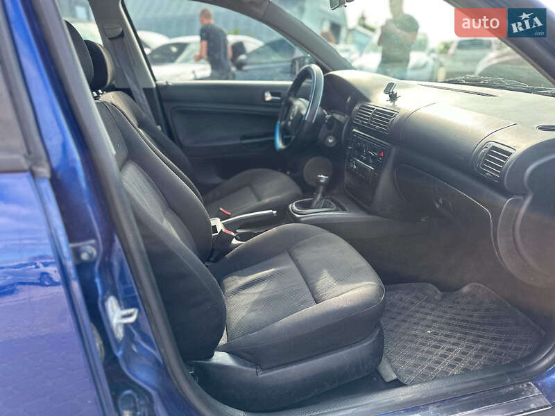 Седан Volkswagen Passat 2002 в Львове