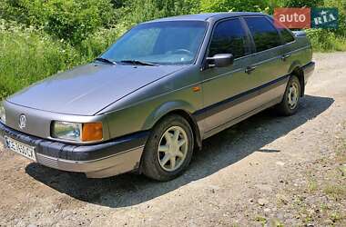 Седан Volkswagen Passat 1992 в Вижнице