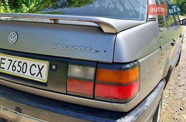 Седан Volkswagen Passat 1992 в 