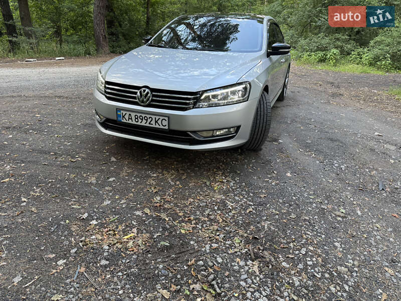 Седан Volkswagen Passat 2014 в Киеве