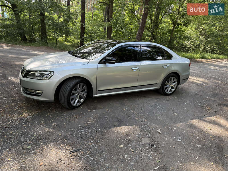 Седан Volkswagen Passat 2014 в Киеве
