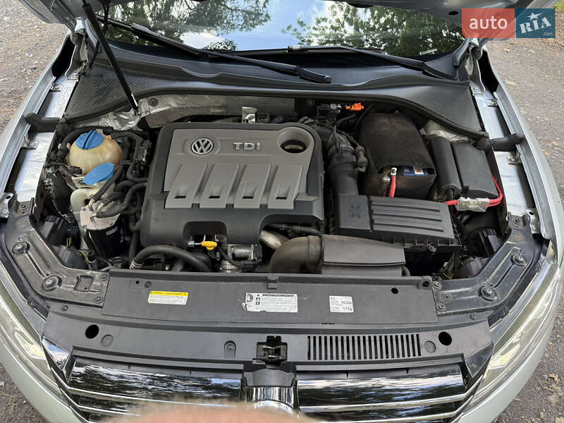 Седан Volkswagen Passat 2014 в Киеве