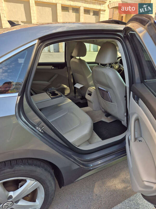 Volkswagen Passat 2012