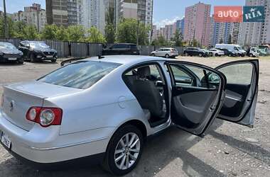 Седан Volkswagen Passat 2010 в 