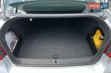 Седан Volkswagen Passat 2010 в 