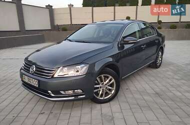Седан Volkswagen Passat 2012 в Виноградові